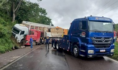 Acidente entre caminhões provoca interdição da BR-324 em Conceição do Jacuípe, sentido Feira